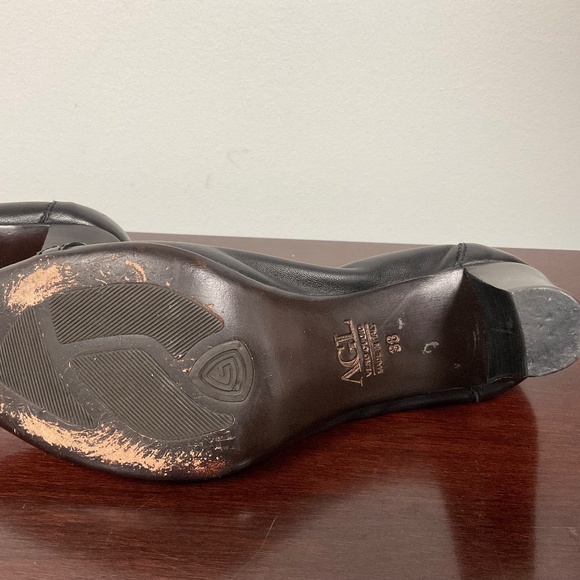 AGL Attilio Giusti Leombruni Leather Pump - Picture 6 of 7